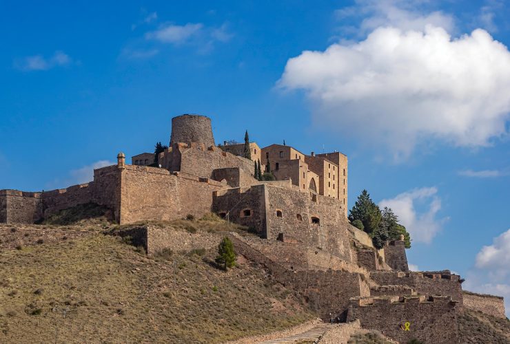 Viaja como la realeza: Los 10 mejores castillos españoles en los que puede alojarse